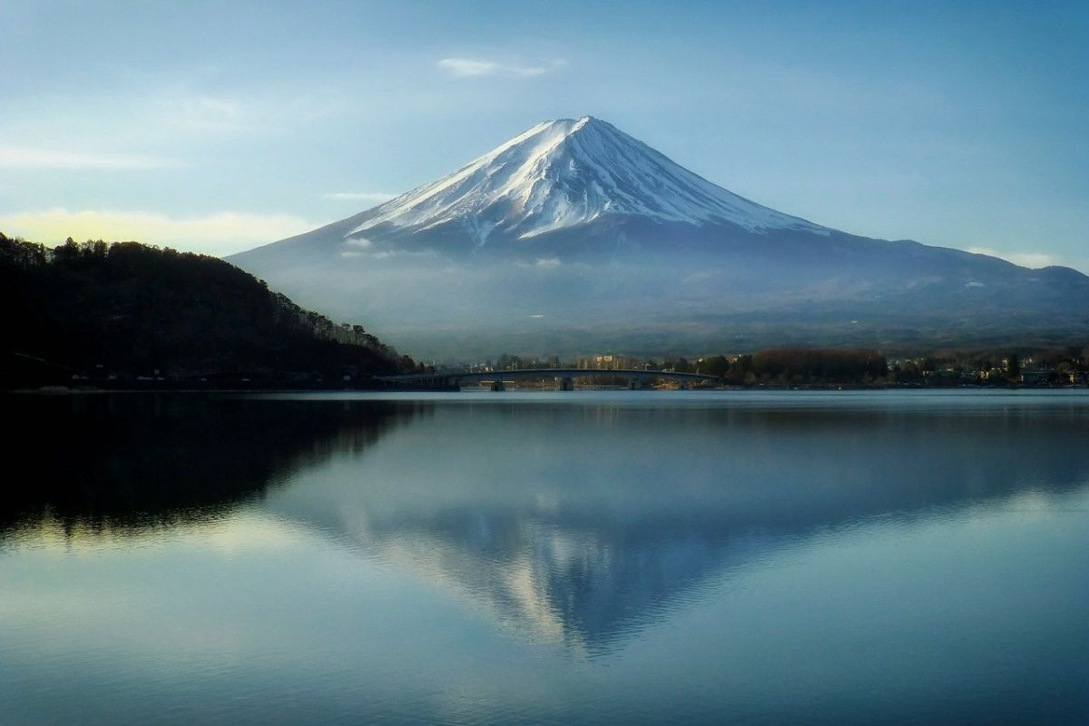 「富士山は日本で一番高い山です」って英語でなんて言うの？