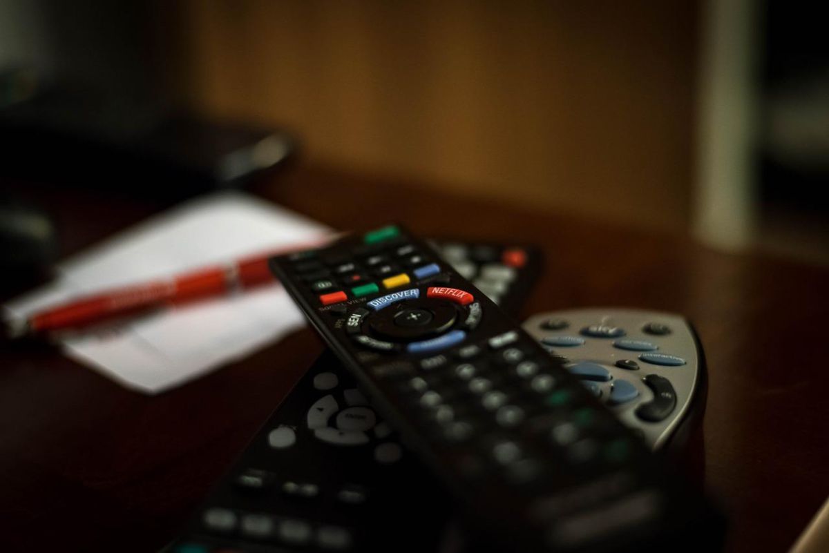 「あなたは今テレビを見ていますか」って英語でなんて言うの？