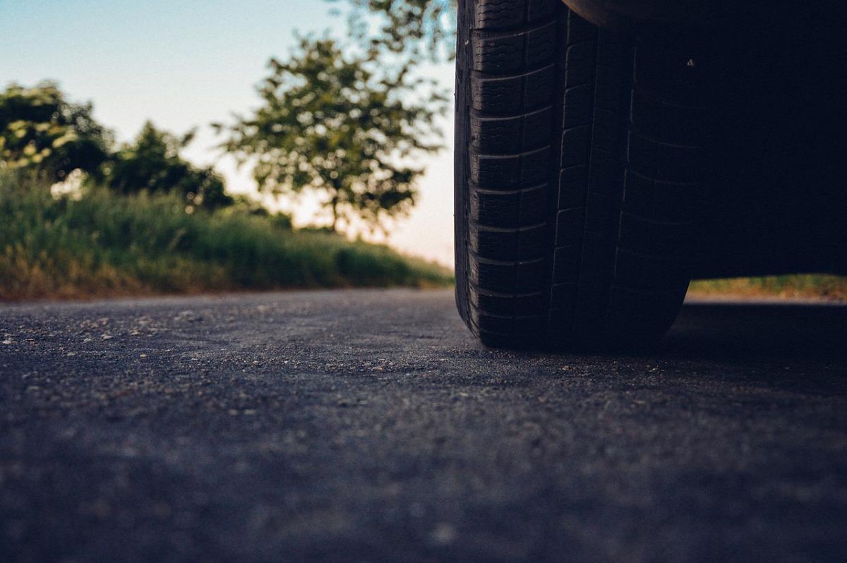 「車にひかれるところだった」に関連する英語フレーズ
