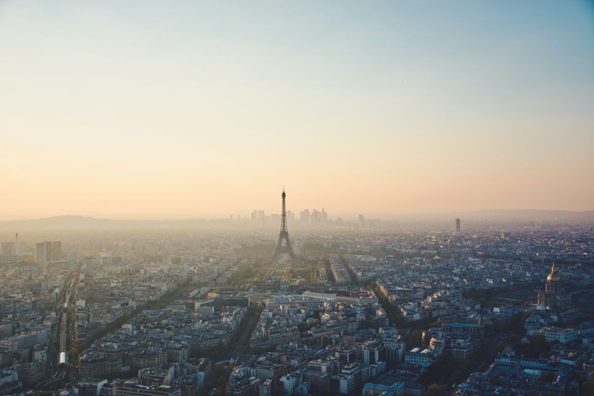 オードリー・ヘップバーンの名言「パリに行くことは…」に関連する英語フレーズ